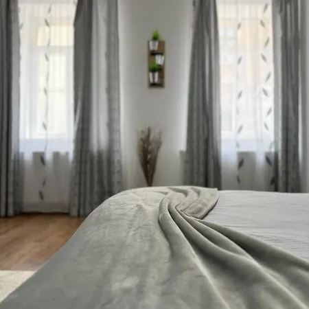 Ada'S Luxury Apartament&Studio - Old City Braşov Esterno foto