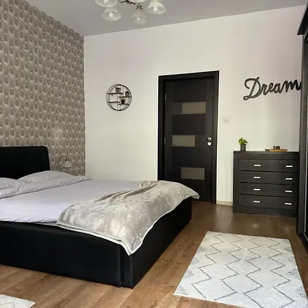 Ada'S Luxury Apartament&Studio - Old City Braşov Esterno foto