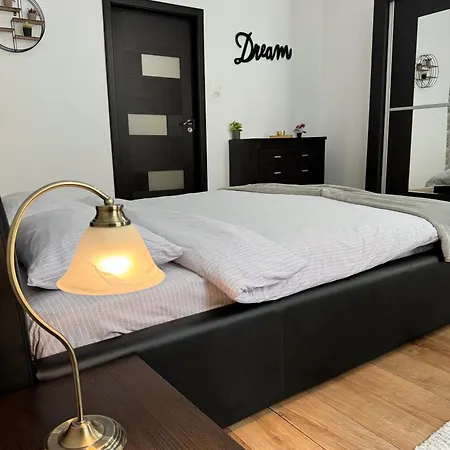 Ada'S Luxury Apartament&Studio - Old City Braşov Esterno foto