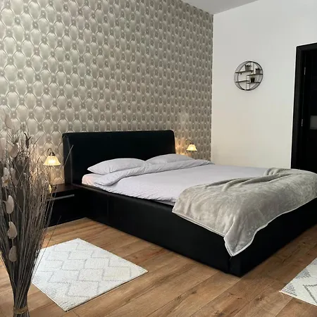 Ada'S Luxury Apartament&Studio - Old City Braşov Esterno foto